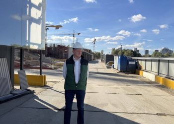 بانک ها و بیمه های ایرانی برای افزایش گردش مالی بین دو کشور در پارک صنعتی مستقر شوند